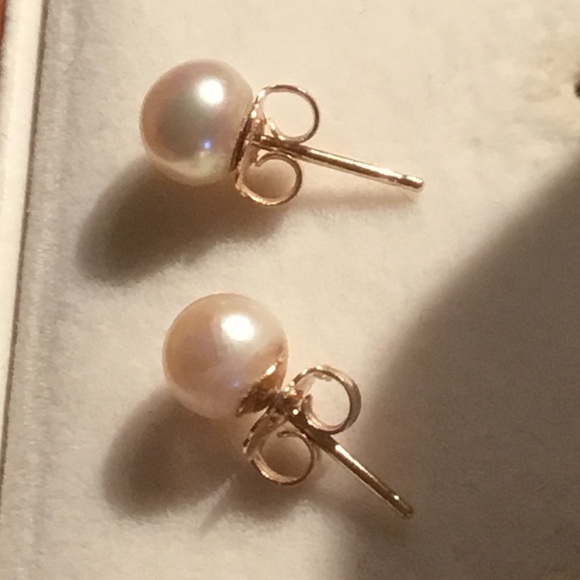 Jewelry - 6 mm Pearl Stud Earrings